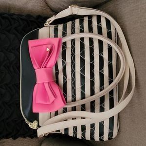 BETSEY JOHNSON CREAM STRIPPED SATCHEL